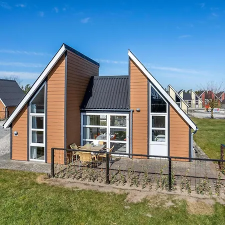 Holiday home 2 Bedroom Beautiful In Hadsund
