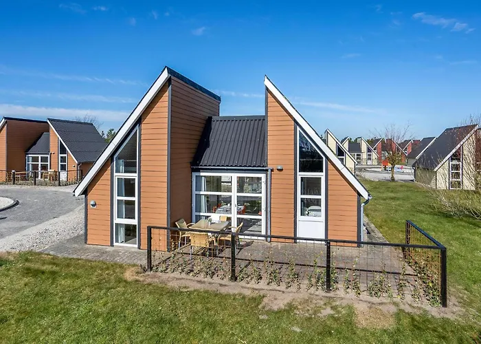 Holiday home 2 Bedroom Beautiful In Hadsund